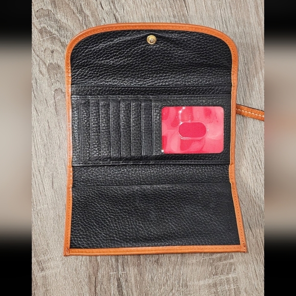 Dooney & Bourke Pebble Grain Leather Continental Clutch Wallet- LIKE NEW! - Picture 3 of 4